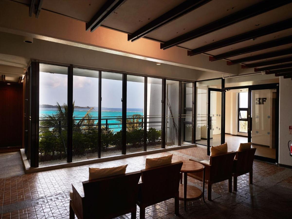 Palace In Moon Beach Onna Exterior photo