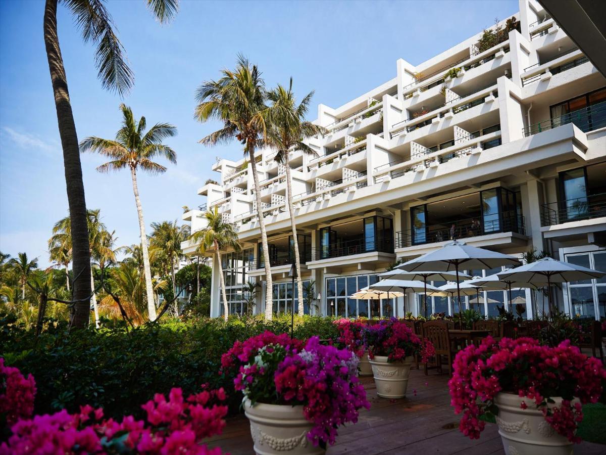 Palace In Moon Beach Onna Exterior photo
